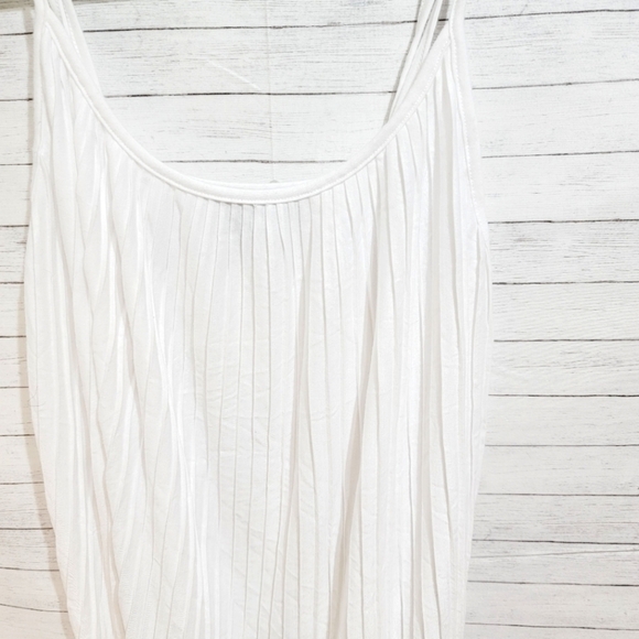 BANANA REPUBLIC WHITE TANK TOP, BRAND NEW W TAGS, SZ XS, SUPER CUTE! - Picture 3 of 6